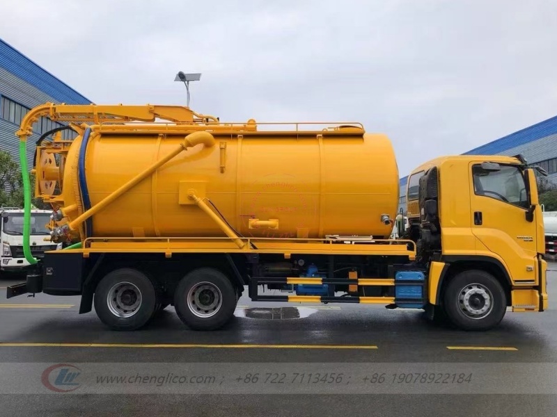 ISUZU GIGA 6×4 Sewage Suction Truck Shipped to Russia